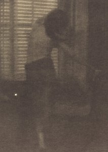 Modèle dans un studio à New York - Clarence H. White