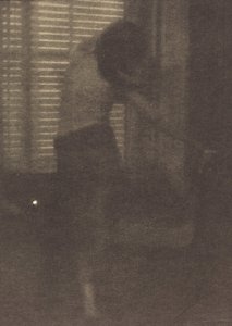 Modèle dans un studio new-yorkais, vers 1915 (photo)