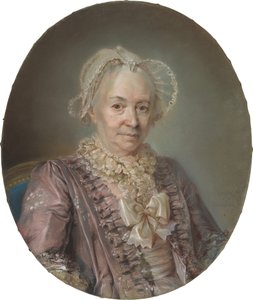 Dame âgée en robe de soie mauve