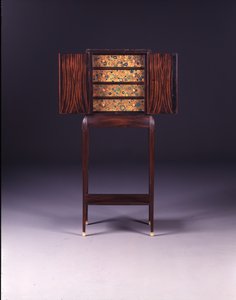 Cabinet à bijoux, c.1925