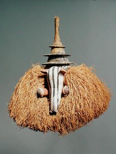 Masque zoomorphe (bois et fibre)