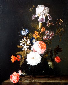 Nature Morte de Fleurs dans un Vase reposant sur un Rebord