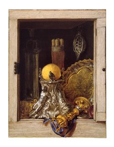 Argenterie dans une armoire ouverte