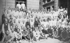 Compositeurs et imprimeurs, bureau du North China Daily News, 1910 - Cox Company Ltd