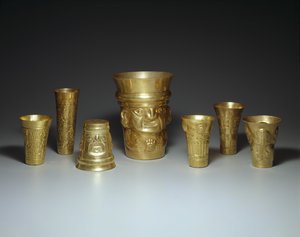 Gobelets, 900-1100