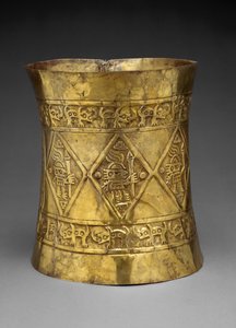 Couronne représentant des dirigeants ou des dieux tenant des bâtons cérémoniels, 800-1350 après J.-C.