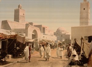 Une mosquée dans la rue principale, Kairwan, Tunisie, c.1899 - Detroit Photographic Co.