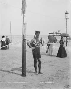 Maître-nageur, Brighton Beach, Brooklyn, New York, USA, vers 1905 - Detroit Publishing Co.