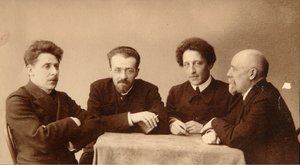 Portrait de groupe des poètes Alexander Blok, Georgii Chulkov, Konstantin Erberg et Fyodor Sologub - Dmitri Spiridonovich Zdobnov