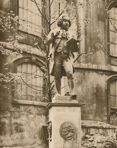 Dr. Johnson sur son piédestal, d