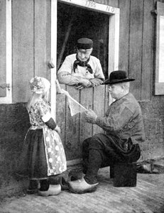 Néerlandais portant des sabots, Marken, Hollande, 1936