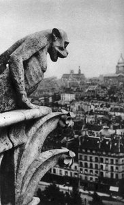 Démon de pierre, Notre-Dame, Paris, France, vers 1930