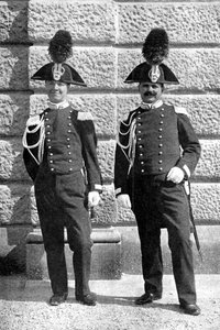 Deux policiers italiens, 1922 - Donald McLeish