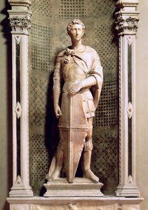 Saint Georges dans une niche avec un relief de Saint Georges terrassant le dragon en dessous