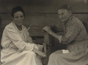 [Arminda Tante Mindy Anderson Curtis, et amie], 1930-1934 (tirage au platine)