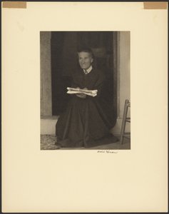 Sœur Sarah, Shaker Settlement, Mt. Lebanon, New York - Doris Ulmann