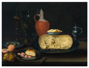 Nature morte avec fromage, beurre, pain, crevettes, oranges, olives et vin sur une table