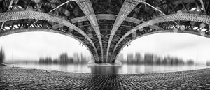 Reflet sur un pont en acier - EM-Photographies