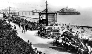 Le kiosque à musique et la jetée, Eastbourne, East Sussex, début du 20ème siècle - E. Dennis