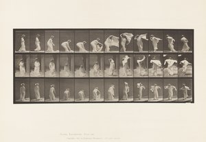 Planche 233. Soulevant un châle, le mettant autour des épaules, se tournant - Eadweard Muybridge