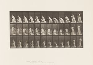 Planche 253. À genoux, coudes sur une chaise, mains jointes - Eadweard Muybridge
