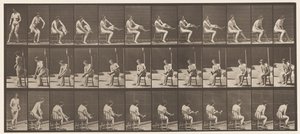 Planche 418. Toilette, assise et mettant des bas - Eadweard Muybridge