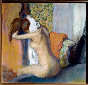 Après le bain, femme s