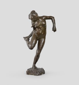 Danseuse regardant la plante de son pied droit, 1895-1903