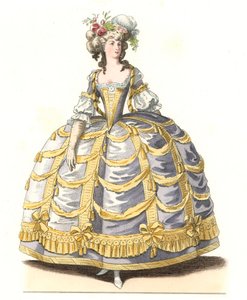 Femme française en robe de bal