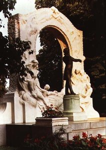 Monument au compositeur autrichien Johann Strauss le Jeune - Edmund Ritter von Hellmer