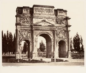 Orange, arc antique