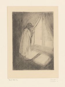 Fille en chemise de nuit près d