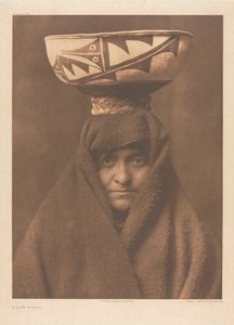 Portfolio XVII, planche 614 : Une femme zuñi - Edward S. Curtis