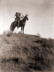 Guerrier Absaroke à cheval par Edward S. Curtis, c.1910 - Edward Sheriff Curtis