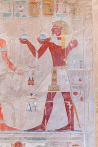 Bas-relief représentant un pharaon faisant des offrandes, temple d