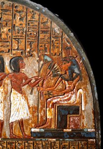 Antiquité égyptienne : stèle funéraire de Minhotep (détail) représentant une offrande de fleurs à la déesse Hathor tenant la clé de la vie (Ankh). 18e dynastie. 14e siècle av. J.-C. Turin, Musée égyptien - Egyptian 18th Dynasty