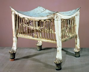 Tabouret utilisé par le roi enfant au début de son règne, de la tombe de Toutankhamon