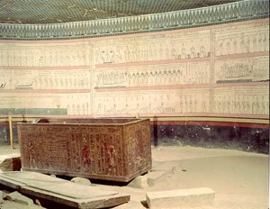 Intérieur de la tombe de Thoutmosis III (c.1490-39 av. J.-C.) Nouveau Royaume
