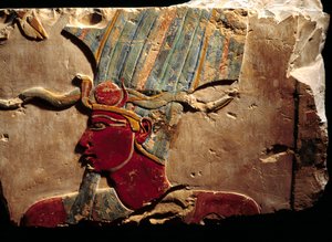 Relief représentant le pharaon Thoutmosis III couronné de la couronne Atef - Egyptian 18th Dynasty