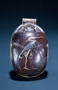 Scarabée avec héron, de la tombe de Toutankhamon, Nouvel Empire (or et cornaline)
