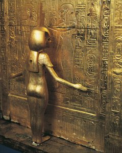 Trésor de Toutankhamon. Sanctuaire doré des jarres canopes ou coffre canope. Détail avec la déesse Selket, Nouvel Empire, XVIIIe dynastie, civilisation égyptienne - Egyptian 18th Dynasty