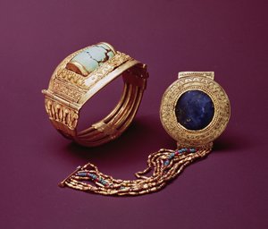 Deux bracelets, de la tombe de Toutankhamon (c.1370-1352 av. J.-C.) Nouvel Empire