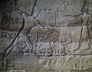 Prisonniers libyens, relief, mur extérieur de la Grande Salle Hypostyle, Temple d