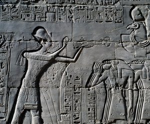 Ramsès II devant le bateau sacré, relief, murs intérieurs de la Grande Salle Hypostyle, Complexe du Temple de Karnak (Liste du patrimoine mondial de l