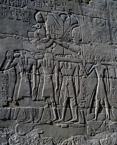 Ramsès II devant le bateau sacré, relief, murs intérieurs de la Grande Salle Hypostyle, complexe du temple de Karnak (Liste du patrimoine mondial de l