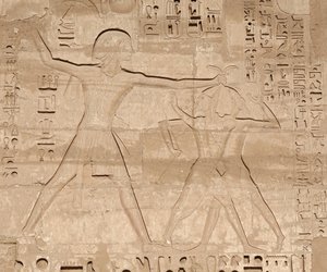 Scène du massacre des ennemis, Temple d