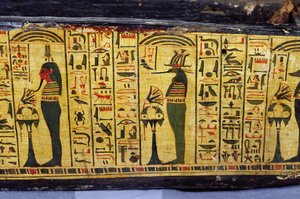 Détail de la base extérieure du cercueil de la momie de Nesyamun, probablement trouvé à Deir el-Bahari, Nouvel Empire, vers 1100 av. J.-C. (bois peint) - Egyptian 20th Dynasty