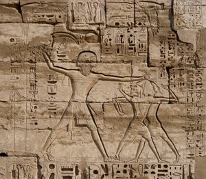 Antiquité égyptienne : détail des reliefs célébrant les victoires du Pharaon sur les peuples de la mer. Temple funéraire de Ramsès III (1187-1156 av. J.-C.). Louxor, Medinet Habou, Égypte - Egyptian 20th Dynasty