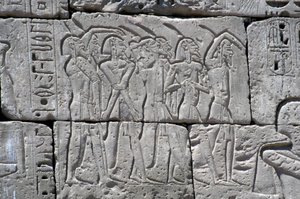Relief représentant des prisonniers du Nord à la bataille de Ramsès III, Grand Temple de Médinet