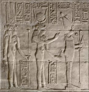 Reliefs dans le sanctuaire intérieur, temple de Philae, Assouan, Égypte - Egyptian 30th Dynasty
